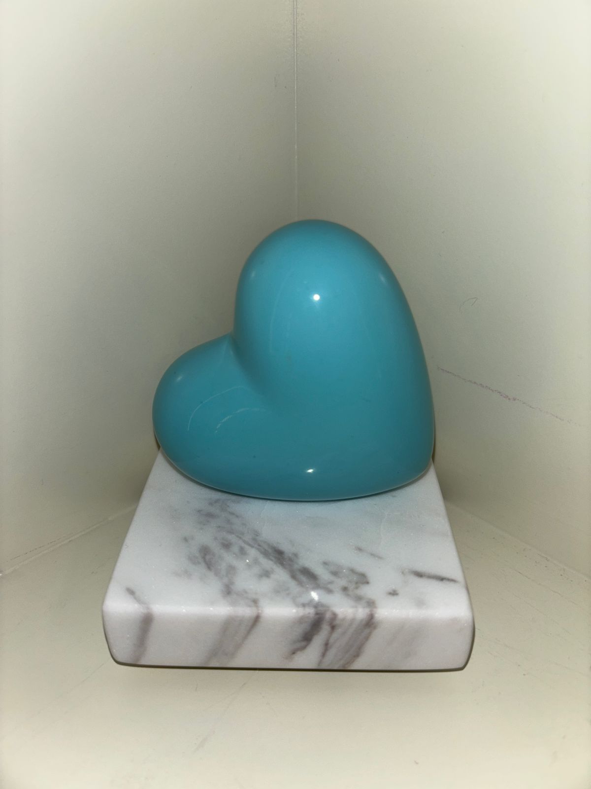 corazon individual con base de marmol