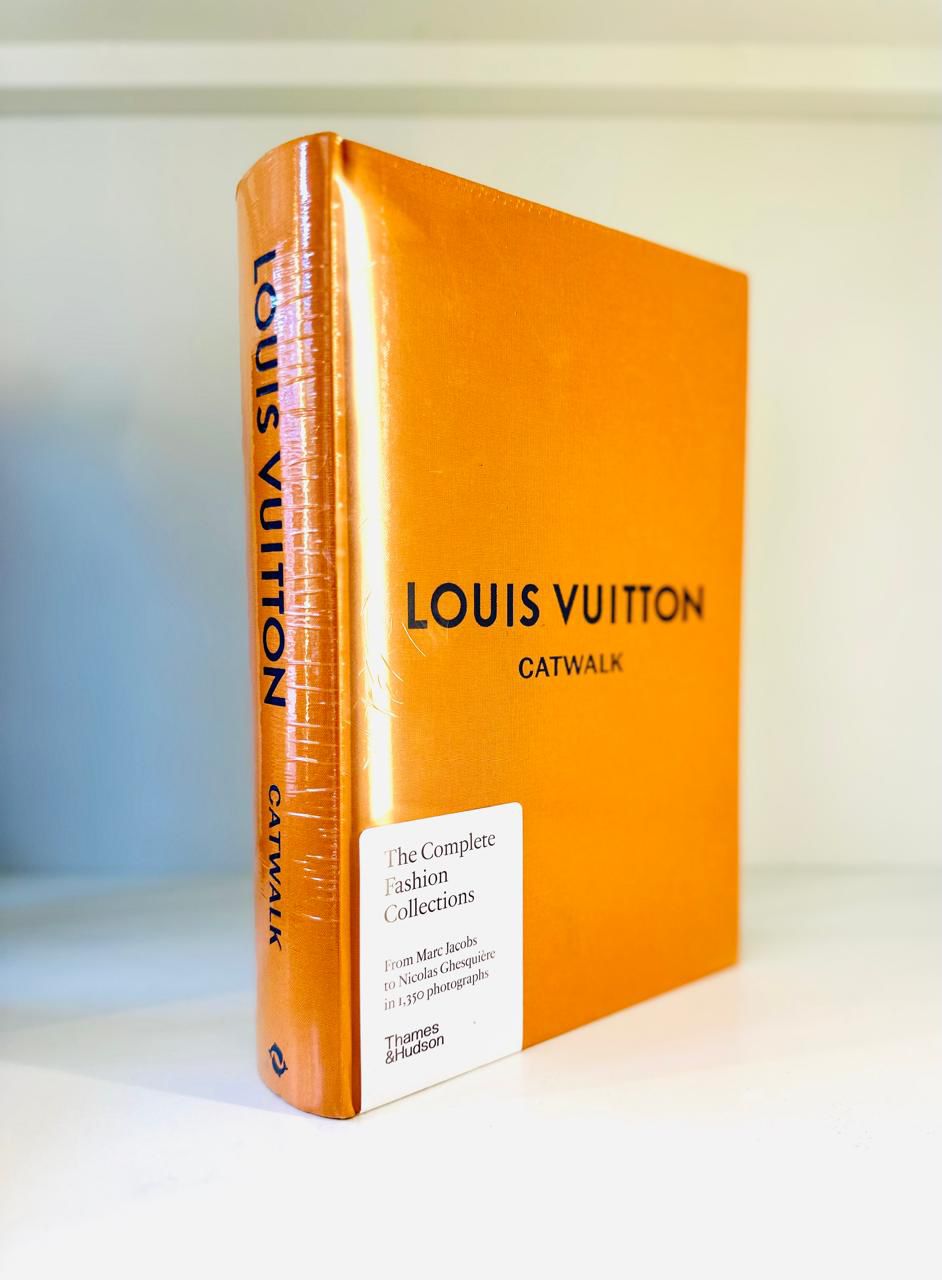 LIBRO LV CATWALK